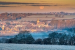 z4123 Frosty Misty Moonset over Brading