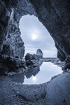 ab554 Freshwater caves by night