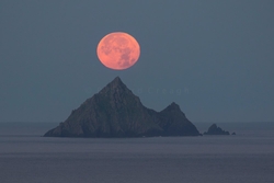 Tiaracht Moon