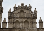 Façade gable, sculpture niches