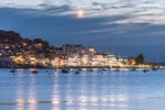 ab393 Crescent moon over Cowes