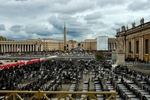 Piazza Chair Scramble