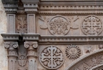 Façade portal, archivolt & architrave (left)