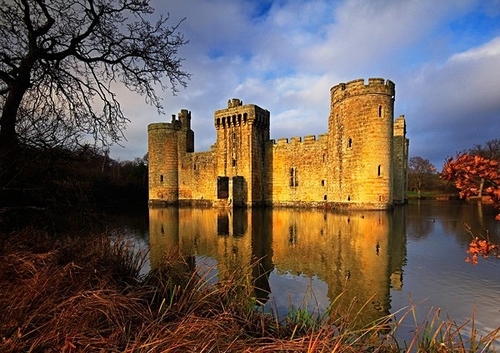 [align=center][size=11][b]Bodiam Castle, East Sussex[/b][/size]

If you had to imagine a castle, this would be it!…