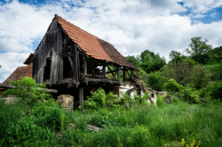 Ramshackle Barn | Gherdeal, Romania