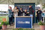 111024-Race 3-Minstrel Knight-7175