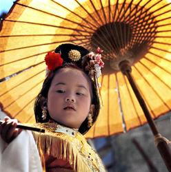 KM-224 Girl with umbrella at Cheung Chau Bun Festival - 1978