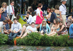 110702 SPECTATORS IMG_7547
