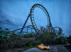 Abandoned Six Flags (New Orleans, LA) | Jester Ride Loops