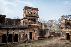 Abandoned Orchha Ruins | Monkey House