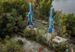 Abandoned Six Flags (New Orleans, LA) | Lex Luthor's Invertatron Ride