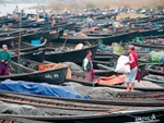 Boats attending Inlay Lake market