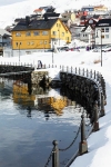 Yellow house reflections, Honningsvåg