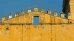 San Gabriel, façade, parapet merlons