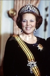 (DD-12)  Queen Beatrix