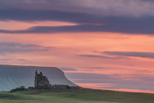 Image (c) [url=https://www.instagram.com/adrianhendroff/]Adrian Hendroff[/url]

[size=16]Click [url=https://fabulou…