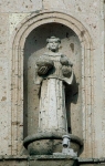 San Francisco, façade statue (left), St. Francis