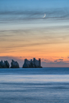ab337 Crescent moon and Venus over the Needles