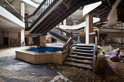 Randall Park Mall (North Randall, OH) | Grimy Stairs