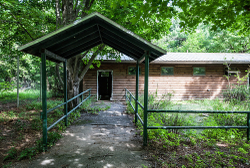Catskill Game Farm (Catskill, NY) | Souvenir House