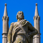 Thurso statue & church 1