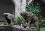 Santiago Apóstol, cloister fountain lions