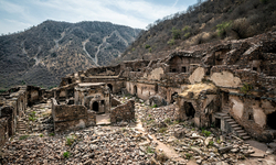 Abandoned Bhangarh Fort, India | Rooftop View