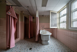 Ward Bathroom | Allentown State Hospital