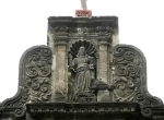 Façade, gable niche sculpture
