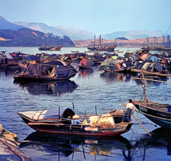 KM-232B Tai Po Kau sampans - 1975