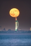 z4132 Spinnaker Tower Moonrise taken from Fishbourne