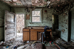 Abandoned Lincoln Way (Clairton, PA) | Peeling Kitchen