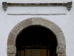 Santo Santiago, façade portal archivolt & cornice