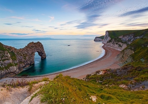 [align=center][size=11][b]Durdle Door, Jurassic Coast, Dorset[/b][/size]

A peaceful evening watching the sunset at…