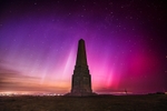 z4264 The Northern lights over Yarborough Monument