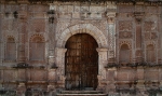 Portal & lateral entrecalles