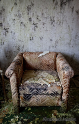 Fallside Hotel (Niagara Falls, NY) | Rotting Chair