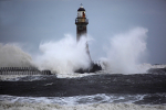 Roker pier lighthouse, Sunderland   ref 9918