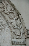 Façade portal, archivolt detail (right)