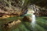 z2223 Caves of Watcombe Bay