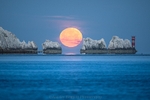 ab651 Moonset at the Needles