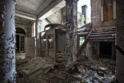 Abandoned building, East St. Louis, IL