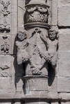 Façade pillar with cherubs