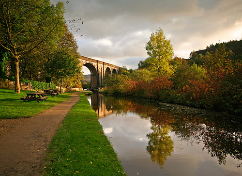[align=center][size=11][b]Saddleworth Viaduct, Pennine Hills[/b][/size]

Saddleworth is an area comprising a collec…