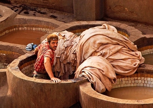 [align=center][size=11][b]Chouara Tannery, Fes, Morocco [/b][/size]

Fes is famous for its leather production, stil…