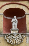Upper façade niche sculpture