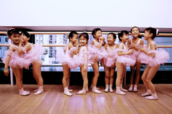 KM-74 Jean Wong ballet school girls - 1994