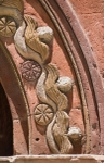 Capilla Casqueros, façade portal, archivolt detail