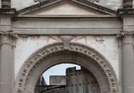 Façade, main portal, archivolt & spandrels