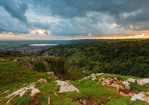 [align=center][size=11][b]Cheddar Gorge, Somerset[/b][/size]

A moody sky and sunset high on the limestone hilltops…